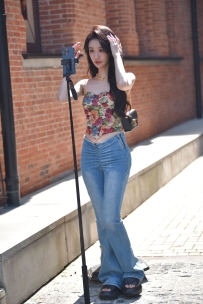 【精选街拍】Vol.3396 喇叭牛仔裤女神 [173P-3.08GB]