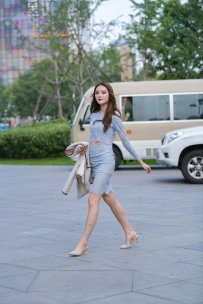 【精选街拍】Vol.3692 迷人蓝色套装裙 [53P-729MB]